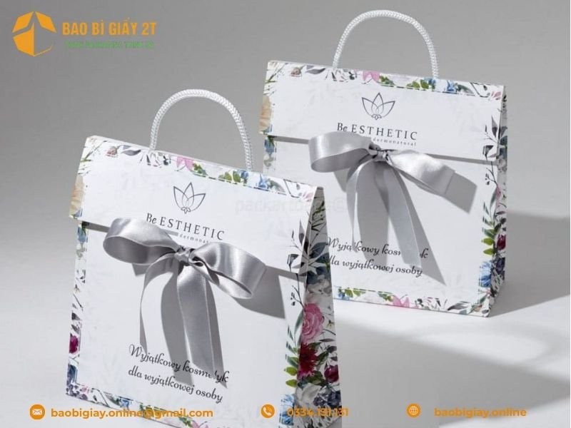 Kích thước và kiểu dáng túi son "Hot" nhất hiện nay