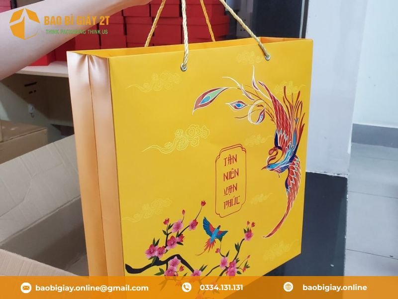 Túi giấy đựng quà tết chúc mừng năm mới